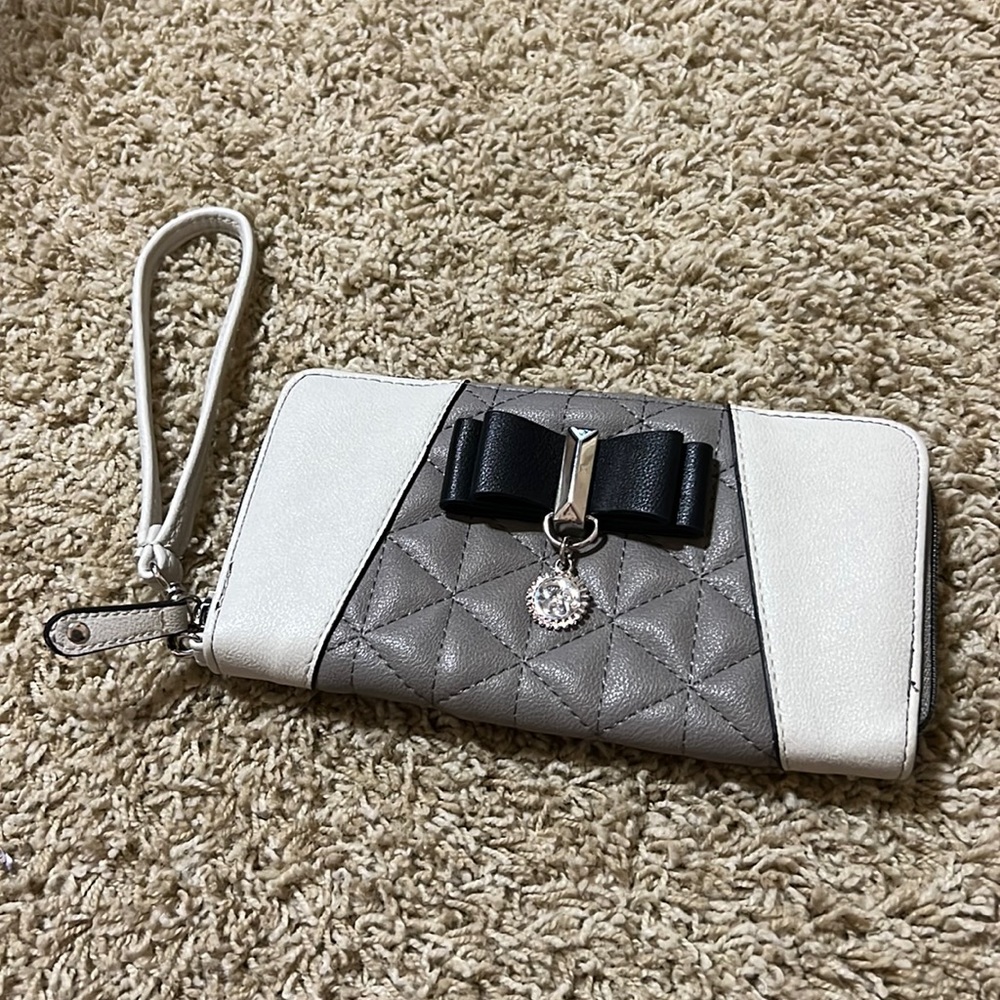 Jessica Simpson Wristlet